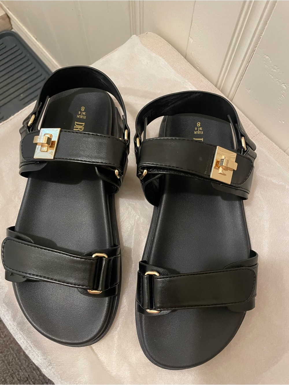 Dream Pairs Black Leather-Look Gold Buckle Sandals